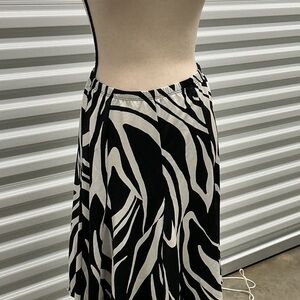 Robbie Bee Black & White Abstract Skirt | Elastic Waist | Size M (Estimated)